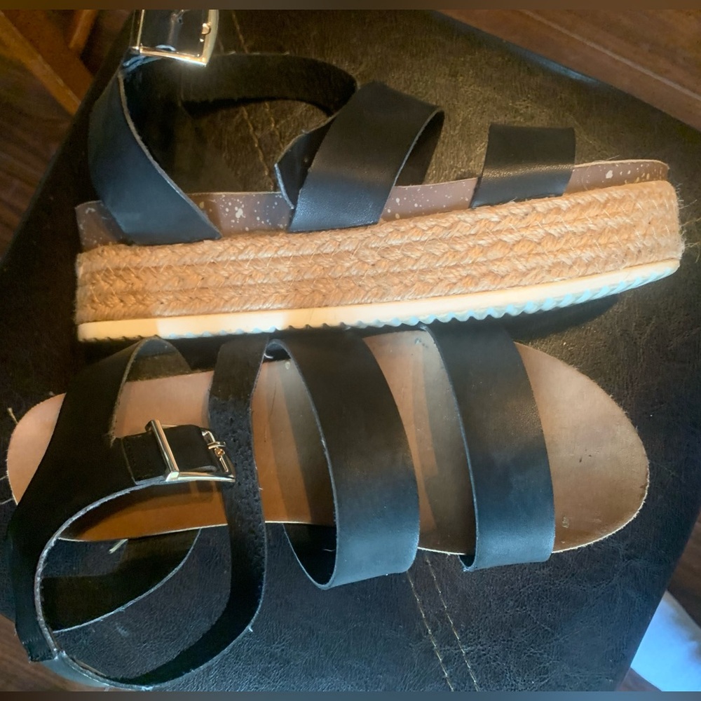 Sandals - Picture 4 of 4